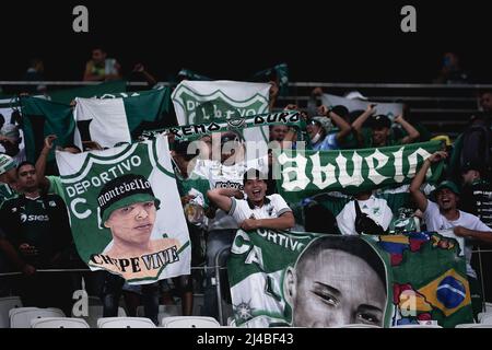 Sao Paulo, Brasilien. 13. April 2022. SP - Sao Paulo - 04/13/2022 - LIBERTADORES 2022, CORINTHIANS X DEPORTIVO CALI - Supporters während eines Spiels zwischen Corinthians und Deportivo Cali im Arena Corinthians Stadion für die Copa Libertadores 2022 Meisterschaft. Foto: Ettore Chiereguini/AGIF/Sipa USA Quelle: SIPA USA/Alamy Live News Stockfoto