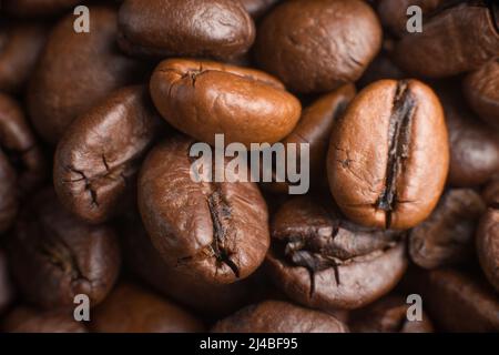 Textur von Kaffeebohnen. Supermakro. Stockfoto