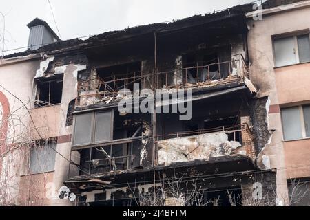 2022 Russische Invasion Ukraine Krieg Bucha zerstört Gebäude Zerstörung Stadt nach Shell zivilen Treffer Gebäude Schäden Ukraine Zerstörung Stockfoto