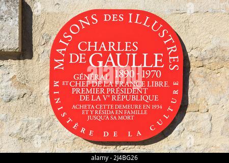 Plakette in der 'La Boisserie', dem ehemaligen Wohnsitz des französischen Präsidenten Charles de Gaulle (1890-1970) und seiner Familie in Colombey-les-Deux-Eglises, Frankreich Stockfoto