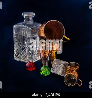 Kupfertrinkbecher. Klassisches Moskauer Maultier. Dieses Moskauer Maultierrezept bereitet jedes Mal einen köstlichen süßen und erfrischenden Cocktail zu. Stockfoto