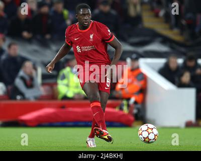 Liverpool, England, 13.. April 2022. Ibrahima Konate von Liverpool während des UEFA Champions League-Spiels in Anfield, Liverpool. Bildnachweis sollte lauten: Darren Staples / Sportimage Credit: Sportimage/Alamy Live News Stockfoto