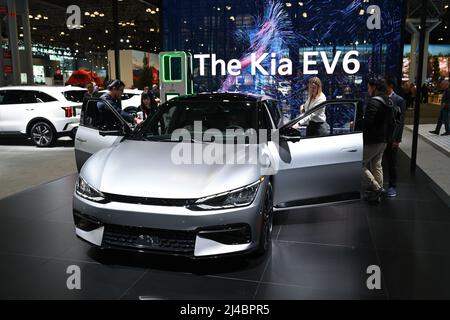 Ein Kia EV6 GT während der New York International Auto Show (NYIAS) 2022 im Javits Center am 13. April 2022 in New York. Stockfoto