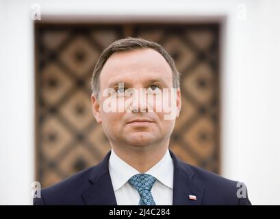 Kiew, Ukraine. 24. August 2016. Präsident der Republik Polen Andrzej Duda gesehen während seines Besuchs in der Ukraine Andrzej Sebastian Duda ist ein polnischer Rechtsanwalt und Politiker, der seit 2015 als Präsident von Polen tätig ist. Vor seiner Präsidentschaft wurde er von 2011 bis 2014 in den Sejm und von 2014 bis 2015 in das Europäische Parlament gewählt. Während der Krieg zwischen Russland und der Ukraine über einen Monat andauert, hat der polnische Präsident Andrzej Duda behauptet, dass die ukrainischen Streitkräfte nur Waffen und mehr Waffen zur Verteidigung ihrer Nation benötigen. Er erklärte, dass Kriminelle als ''Kriminelle'' und t bezeichnet werden müssen Stockfoto