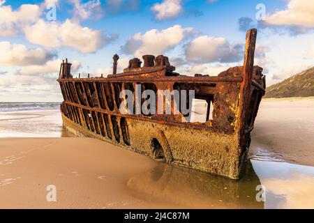 Schiffswrack von Maheno am Eastern Beach auf Fraser Island, Queensland, Australien Stockfoto