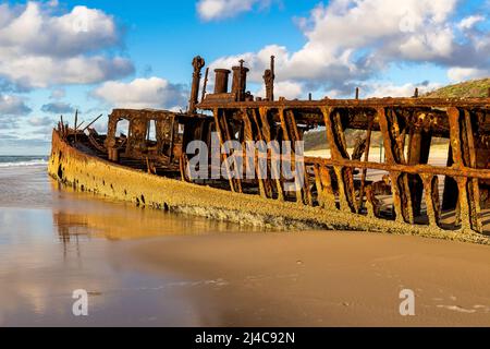 Schiffswrack von Maheno am Eastern Beach auf Fraser Island, Queensland, Australien Stockfoto