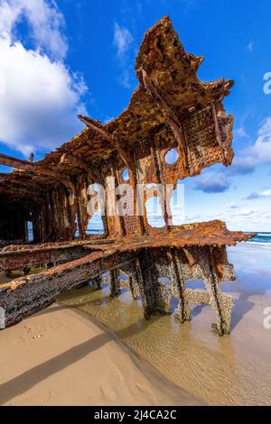 Schiffswrack von Maheno am Eastern Beach auf Fraser Island, Queensland, Australien Stockfoto