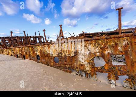 Schiffswrack von Maheno am Eastern Beach auf Fraser Island, Queensland, Australien Stockfoto