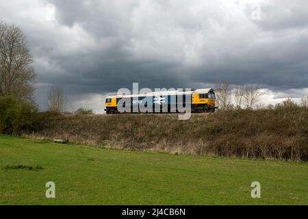 Diesellokomotive der Baureihe 66 Nr. 66789 'British Rail 1948-1997' bei Hatton Bank, Warwickshire, Großbritannien Stockfoto