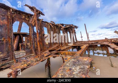 Schiffswrack von Maheno am Eastern Beach auf Fraser Island, Queensland, Australien Stockfoto