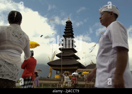 Ulun Danu Bratan Wassertempel am Bratan See, Bedugul, Tabanan, Bali, Indonesien. Stockfoto