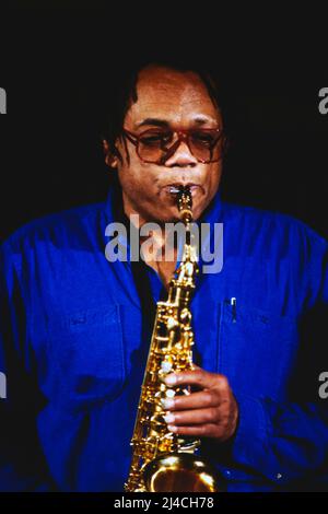 Jazz Fest Berlin, Philharmonie, Deutschland, 1987, Oliver Lake, Amerikanischer Jazzsaxophonist, Auftritt mit dem World Saxophone Quartet. Jazz Fest Berlin, Philharmonie, Deutschland, 1987, Oliver Lake, Amerikanischer Jazz-Saxophonist, Auftritt mit dem World Saxophone Quartet. Stockfoto