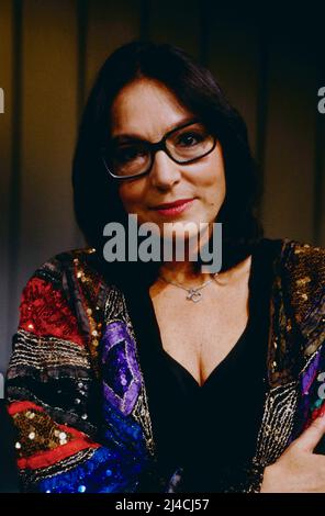 Nana Mouskouri, weltweit erfolgreiche griechische Sängerin, im Bild: Portrait von 1988. Nana Mouskouri, weltweit erfolgreiche griechische Sängerin, auf dem Foto: Portrait von 1988. Stockfoto