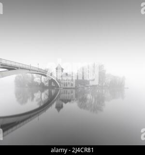 Die Abteibrücke verbindet Berlin Treptow Koepenick über die Spree Mit der Isle of Youth Stockfoto