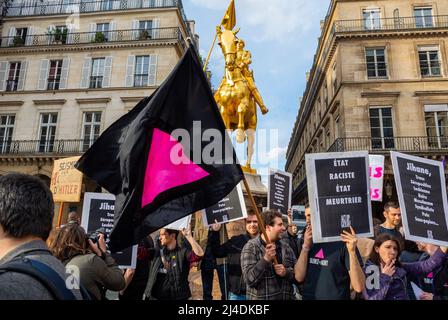 Paris, Frankreich., Französische LGBT-Gruppe, Act Up Paris, Jugendliche protestieren gegen die extrem rechte politische Partei, die Nationale Front, an der Jeanne d'Arc Statue, 1/10/2013 Stockfoto