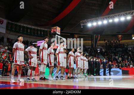 Varese, Italien. 13. April 2022. Mannschaftsspieler von Pallacanestro Varese OpenJobMetis während des italienischen Basketball LBA Lega Basket Ein Spiel der regulären Saison 2021/22 zwischen OpenJobMetis Varese und Allianz Pallacanestro Trieste in der Enerxenia Arena, Varese. Endergebnis | Varese 76 - 92 Trieste Credit: SOPA Images Limited/Alamy Live News Stockfoto