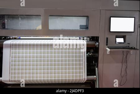 Breitformat-Hybrid-Sublimationsdrucker. Druckindustrie. Stockfoto