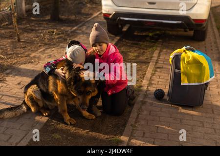 Ukrainische Flüchtlinge, die während des russischen Krieges nach Europa flüchteten Stockfoto