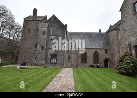 Schlendern in Compton Castle. Stockfoto