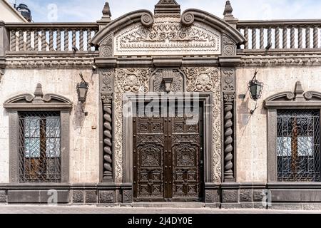 Typische Weiße Steinarchitektur Im Historischen Stadtzentrum, Arequipa, Region Arequipa, Peru. Stockfoto