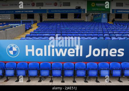 Warrington, Großbritannien. 14. April 2022. Das Halliwell Jones Branding im Halliwell Jones Stadium, dem Heimstadion der Warrington Wolves in Warrington, Großbritannien, am 4/14/2022. (Foto von Simon Whitehead/News Images/Sipa USA) Quelle: SIPA USA/Alamy Live News Stockfoto