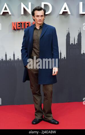 Rupert Friend bei der Weltpremiere von Anatomy of a Scandal im Curzon Mayfair in London. Bilddatum: Donnerstag, 14. April 2022. Stockfoto