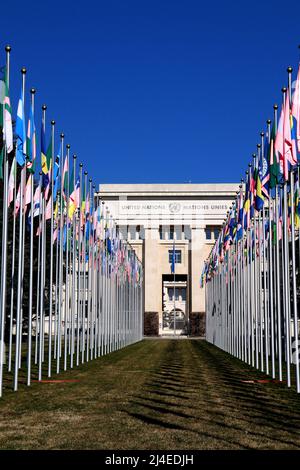 GENF, SCHWEIZ 3. MÄRZ 2022 Hauptsitz der Vereinten Nationen und Flaggen auf dem Place des Nations, Genf Schweiz Foto von Marcio Cimatti Stockfoto