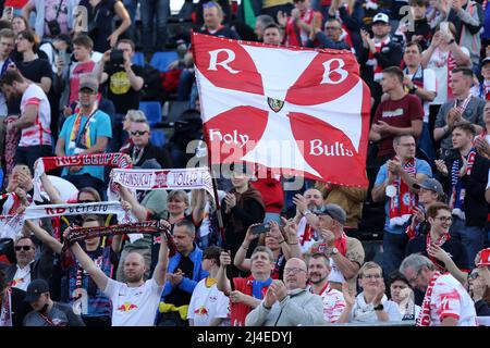 Bergamo, Italien. 14. April 2022. Die Fans von RB Leipzig werden während des UEFA Europa League Quarter Final Leg Two-Spiels zwischen Atalanta BC und RB Leipzig am 14. April 2022 im Gebisstadion in Bergamo, Italien, gesehen. Quelle: Marco Canoniero/Alamy Live News Stockfoto