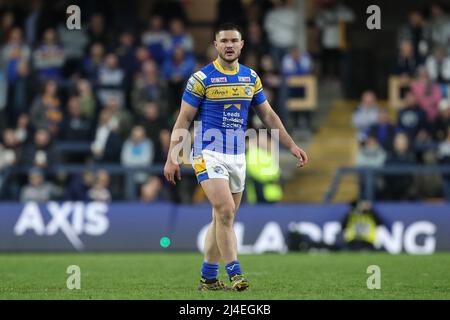 Leeds, Großbritannien. 14. April 2022. James Bentley (11) von Leeds Rhinos während des Spiels in Leeds, Vereinigtes Königreich am 4/14/2022. (Foto von James Heaton/News Images/Sipa USA) Quelle: SIPA USA/Alamy Live News Stockfoto