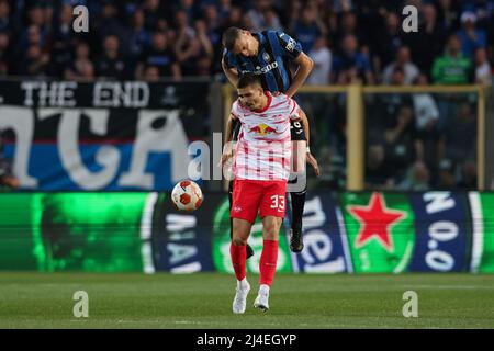 Bergamo, Italien, 14.. April 2022. Verdienst Demiral von Atalanta steht Andre Silva von RB Leipzig während des Spiels der UEFA Europa League im Gevisstadion in Bergamo vor. Bildnachweis sollte lauten: Jonathan Moscrop / Sportimage Kredit: Sportimage/Alamy Live News Stockfoto