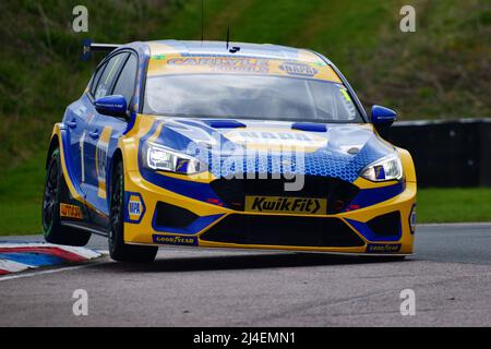 Ash Sutton, Ford Focus ST, BTCC springt zurück in Aktion in Vorbereitung für die Rennsaison 2022, BTCC, British Touring Car Championship, Launch Day und Stockfoto