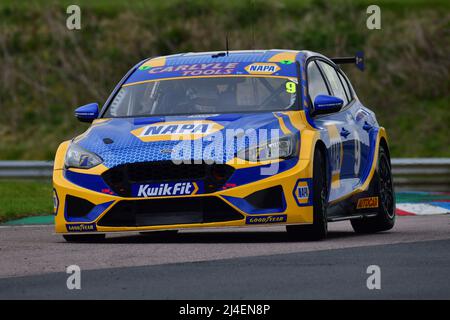 Dan Camish, Ford Focus ST, BTCC springt wieder in Aktion in Vorbereitung für die Rennsaison 2022, BTCC, British Touring Car Championship, Launch Day A Stockfoto