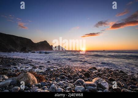 Ein Sonnenuntergang vom Willow Creek Strand in Big Sur CA Stockfoto