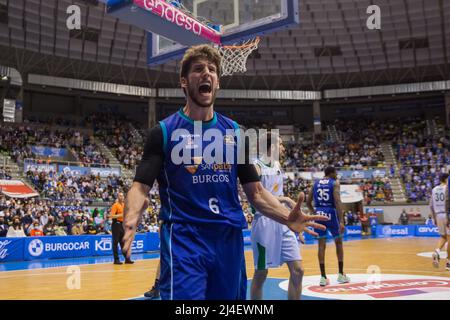 Burgos, Spanien. 14. April 2022. Aleksej Nikolic während des Sieges von Hereda San Pablo Burgos gegen Hereda Joventut Badalona (92 - 76) im regulären Saisonspiel der Liga Endesa (Tag 19), das in Burgos (Spanien) im Kolosseum Burgos gefeiert wurde. April 14. 2022. (Foto von Juan Carlos García Mate/Pacific Press) Quelle: Pacific Press Media Production Corp./Alamy Live News Stockfoto