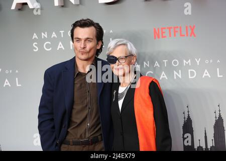 London, Großbritannien. 14. April 2022. London, Großbritannien. 14. April 2022. Rupert Friend nimmt an der Weltpremiere von „Anatomy of a Scandal“ auf dem Curzon Mayfair in London Teil Stockfoto