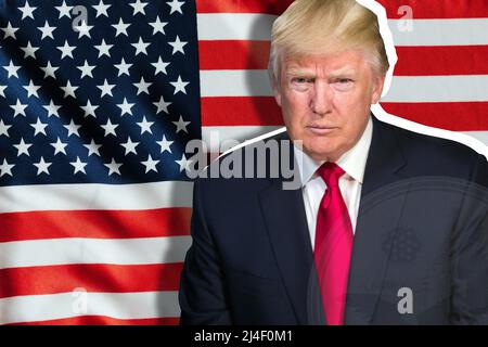 Donald Trump und die US-Flagge. Amerikanische Flagge. Amerikanischer Präsident. Präsident der Vereinigten Staaten. Stockfoto