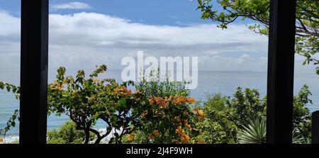 Jinzun, Gemeinde Donghe, Landkreis Taitung, mit Blick auf die wunderschöne Küste von Taitung, Taiwan Stockfoto