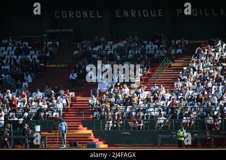 Buenos Aires, Argentinien. 14. April 2022. Fans werden während der Frauen-Polo-Weltmeisterschaft - Halbfinale zwischen den USA und England auf dem Campo Argentino de Polo gesehen. Kredit: SOPA Images Limited/Alamy Live Nachrichten Stockfoto