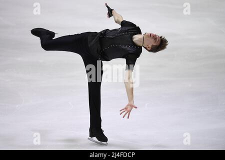 Tallinn, Estland. 14. April 2022. Mihhail Selevko aus Estland tritt beim Junior Men's Short Program der International Skating Union (ISU) World Junior Figure Skating Championships am 14. April 2022 in Tallinn, Estland, auf. Kredit: Sergei Stepanov/Xinhua/Alamy Live Nachrichten Stockfoto