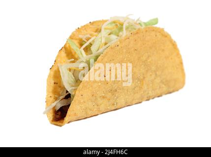 Knuspriger Taco mit Fleisch isoliert auf Weiß Stockfoto