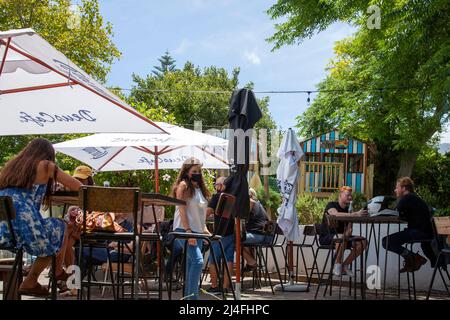 Deus Cafe and Bakery Courtyard in Hout Bay, Western Cape - Südafrika Stockfoto