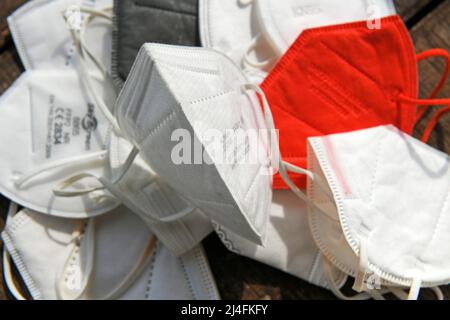 Mehrere verschiedene FFP2-Masken - mehrere verschiedene FFP2 Masken Stockfoto