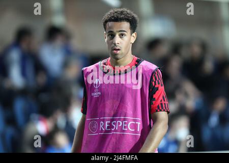 Bergamo, Italien. 14. April 2022. Tyler Adams von RB Leipzig beim Aufwärmen vor dem UEFA Europa League Quarter Final Leg Two Spiel zwischen Atalanta BC und RB Leipzig am 14. April 2022 im Gevisstadion in Bergamo, Italien . Quelle: Marco Canoniero/Alamy Live News Stockfoto