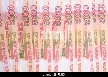 Hintergrund, russische Rubel Banknoten in Stückelungen fünftausend Rubel Stockfoto