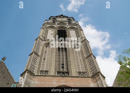 ROTTERDAM, NIEDERLANDE, 11. MAI 2018: Sonnentag Grotekerkplein Blick in Rotterdam, am 11. Mai 2018. Stockfoto