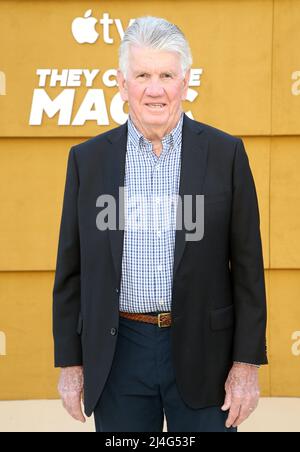 Los Angeles, Ca. 14. April 2022. Paul Westhead, bei der Apple TV-Premiere von They Call Me Magic am 14. April 2022 im Village Regency Theater in Los Angeles, Kalifornien. Quelle: Saye Sadou/Media Punch/Alamy Live News Stockfoto