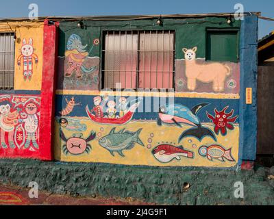 Bemalte Wände im Rainbow Village, Taichung Stockfoto