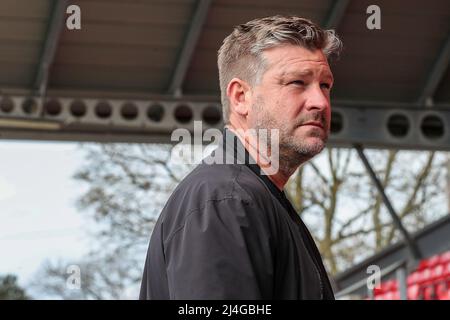 Fleetwood, Großbritannien. 15. April 2022. Oxford-Manager Karl Robinson während des Spiels der EFL Sky Bet League 1 zwischen Fleetwood Town und Oxford United am 15. April 2022 im Highbury Stadium, Fleetwood, England. Foto von Simon Hall. Nur zur redaktionellen Verwendung, Lizenz für kommerzielle Nutzung erforderlich. Keine Verwendung bei Wetten, Spielen oder Veröffentlichungen einzelner Clubs/Vereine/Spieler. Kredit: UK Sports Pics Ltd/Alamy Live Nachrichten Stockfoto