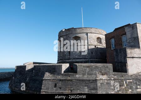 Calshot Castle ist ein von Henry VIII errichtes Artillerierfort auf der Calshot Spit Hampshire England Stockfoto