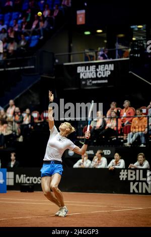 DEN Bosch - Aranxta Rus (Niederlande) im Einsatz gegen Nuria Parrizas (Spanien) im Einzelspiel der Qualifikationsrunde des Billie Jean King Cup. Die niederländischen Tennisspieler werden zwei Tage lang gegen Spanien spielen, in der Hoffnung, die Qualifikation zu erreichen. ANP SANDER KING Stockfoto